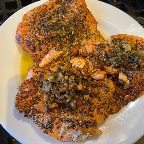 Fried Salmon with Lemon Garlic Sauce